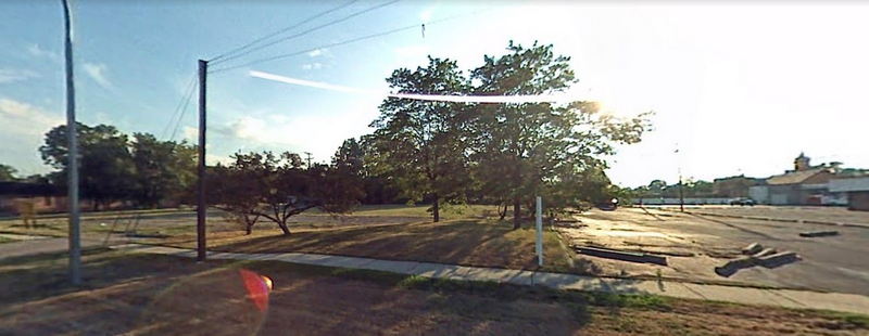 Moys Restaurant - 2007 Empty Lot (newer photo)